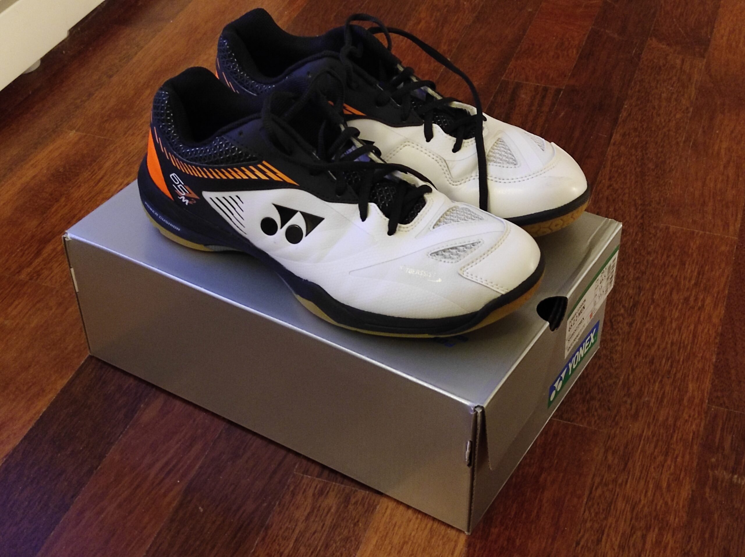 Yonex Power Cushion 65 Z2 Mens Badminton Shoes - Side View